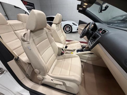 Used 2013 Volkswagen Eos Komfort FWD image 35