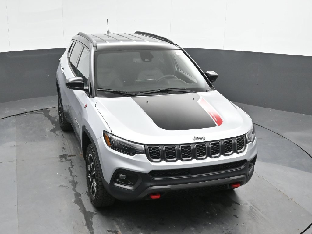 Used 2024 Jeep Compass Trailhawk AWD/4WD image 38