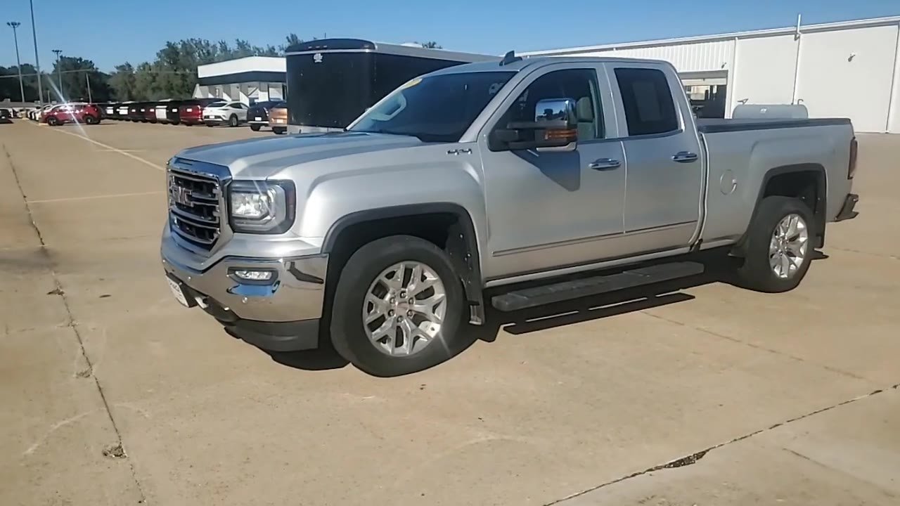 Used 2017 GMC Sierra 1500 SLT w/ Enhanced Driver Alert Package AWD/4WD image 4