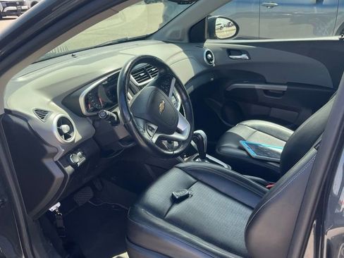 Used 2019 Chevrolet Sonic Premier FWD image 5