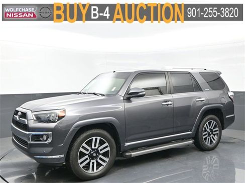 Used 2018 Toyota 4Runner SR5 image 2