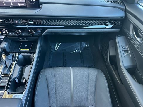 Used 2025 Honda Accord Sport image 29