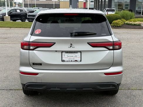 Used 2022 Mitsubishi Outlander ES AWD/4WD image 6