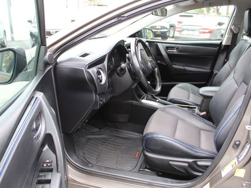 Used 2018 Toyota Corolla SE w/ Carpet Mat Package (TMS) image 9