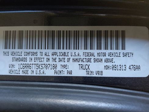 Used 2019 RAM 1500 Classic SLT image 33