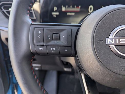Used 2025 Nissan Kicks SR w/ SR Premium Package image 30