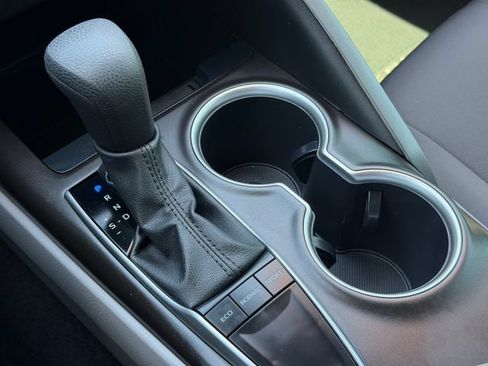 Used 2022 Toyota Camry LE w/ Carpet Mat Package (TMS) FWD image 12