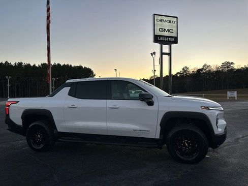 New 2025 Chevrolet Silverado EV LT image 2