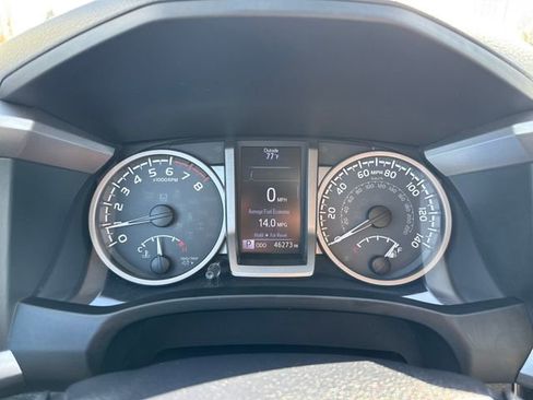 Used 2017 Toyota Tacoma SR5 w/ Tow Package image 21