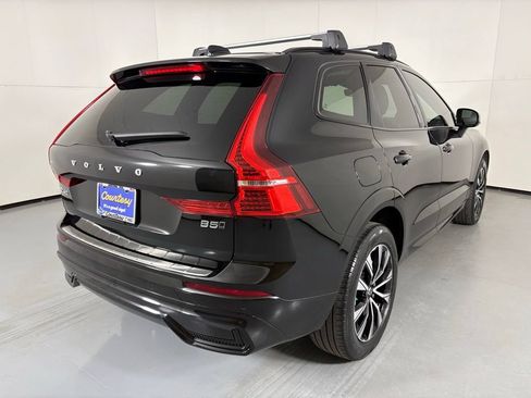 Used 2024 Volvo XC60 B5 Core w/ Protection Package Premier AWD/4WD image 8