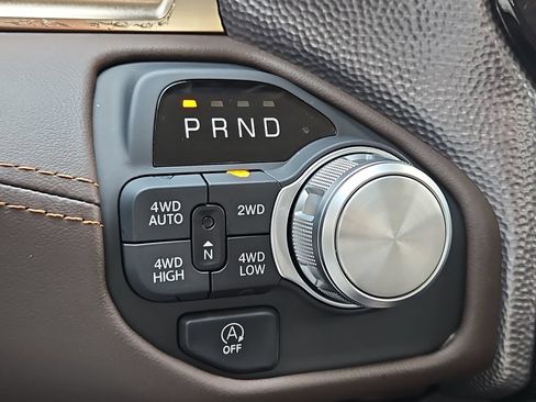 Used 2025 RAM 1500 Limited w/ Trailer Tow Group AWD/4WD image 25