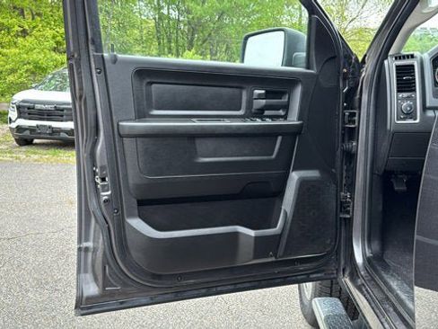 Used 2019 RAM 1500 Express w/ Express Value Package AWD/4WD image 12