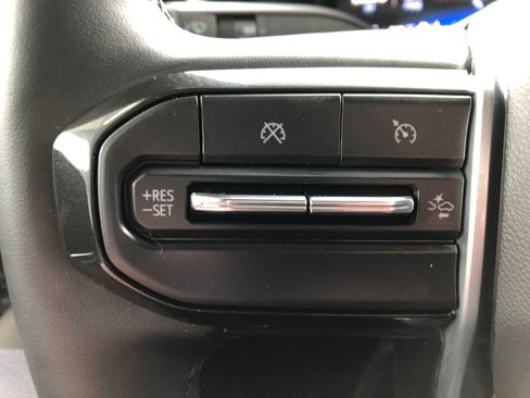 Certified 2025 Chevrolet Colorado ZR2 w/ Technology Package image 31