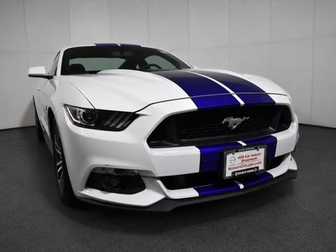 Used 2017 Ford Mustang GT RWD image 3