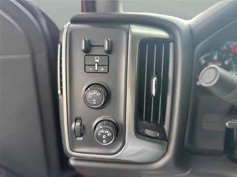 Used 2018 Chevrolet Silverado 1500 LT w/ All Star Edition AWD/4WD image 20