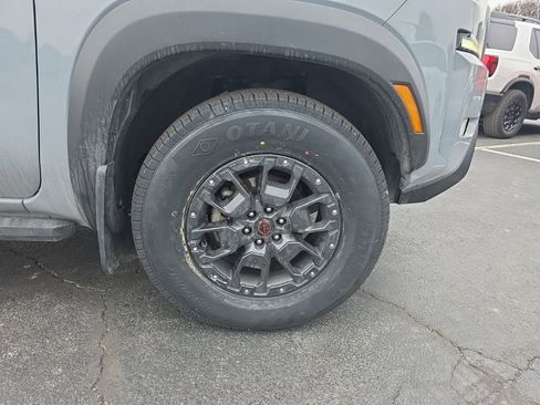 Used 2022 Nissan Frontier PRO-4X w/ Pro-4X Premium Package image 10