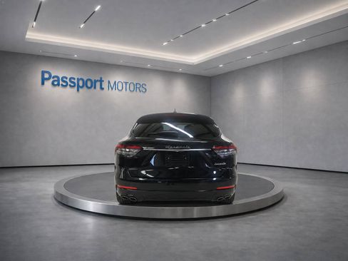 Used 2023 Maserati Levante GT AWD/4WD image 5