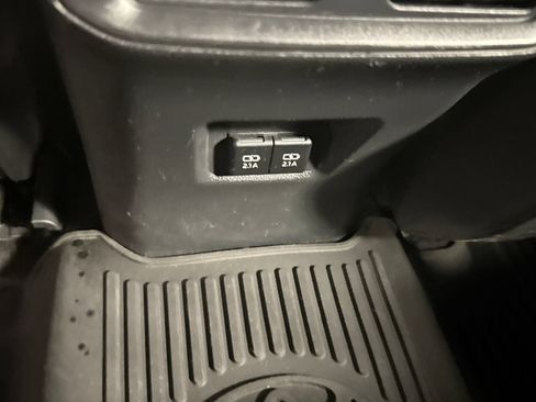 Used 2021 Toyota RAV4 SE w/ Weather & Moonroof Package AWD/4WD image 27