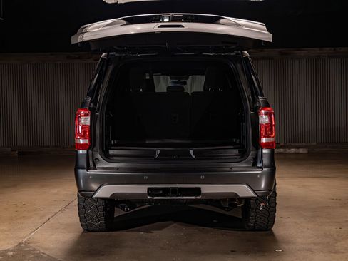 Used 2020 Ford Expedition XLT w/ FX4 Off-Road Package AWD/4WD image 9