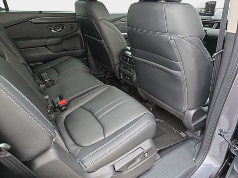New 2026 Honda Pilot Touring image 11