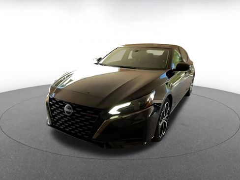 Used 2025 Nissan Altima 2.5 SR image 4