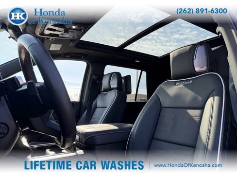 Used 2025 GMC Yukon AT4 Ultimate w/ LPO, Floor Liner Package image 20