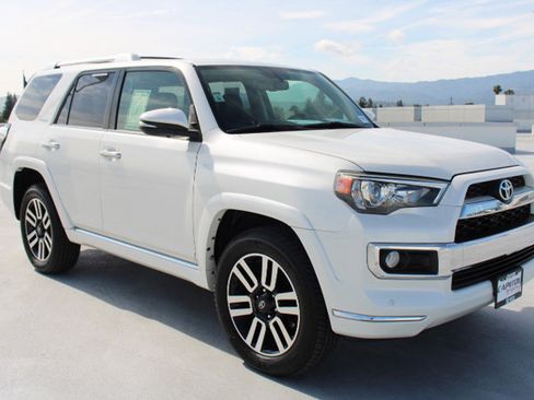 Used 2017 Toyota 4Runner Limited AWD/4WD image 2