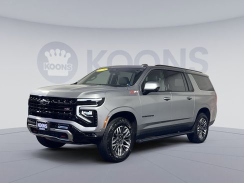 Used 2025 Chevrolet Suburban Z71 AWD/4WD image 5