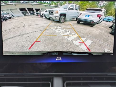 New 2025 Chevrolet Trax LT w/ Driver Confidence Package image 12