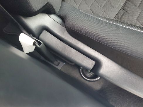 Used 2021 Nissan Kicks SV image 9