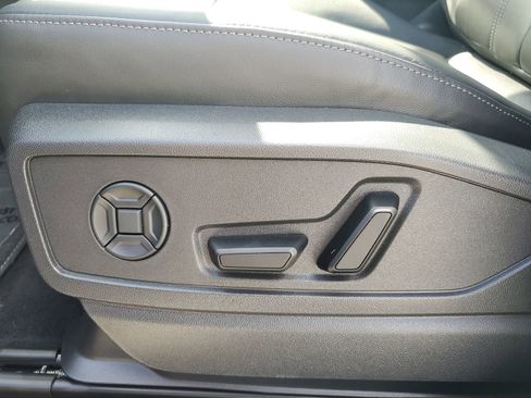 Used 2025 Audi Q5 Premium w/ Convenience Package AWD/4WD image 23