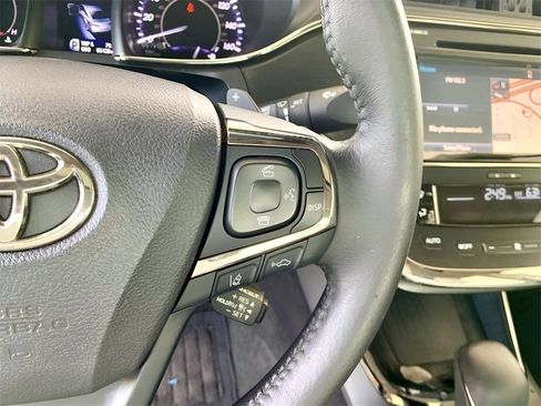 Used 2017 Toyota Avalon XLE Premium image 29