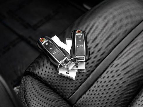 Used 2021 Porsche Cayenne Coupe AWD/4WD image 70