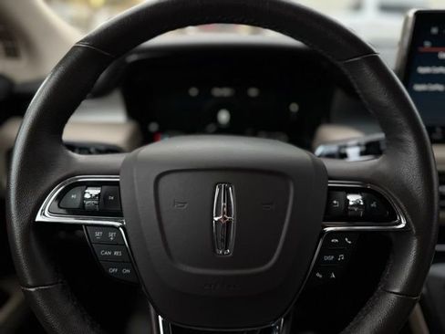 Certified 2023 Lincoln Nautilus AWD w/ Premium Package image 25