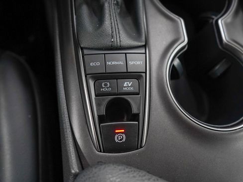 Used 2022 Toyota Camry SE FWD image 22