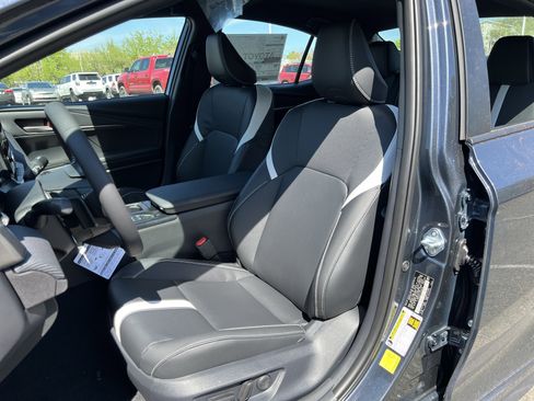 New 2026 Toyota Camry SE image 10