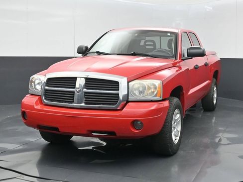Used 2007 Dodge Dakota SLT w/ Trailer Tow Group AWD/4WD image 2