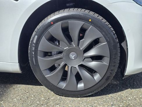 Used 2021 Tesla Model 3 Standard Range Plus RWD image 10