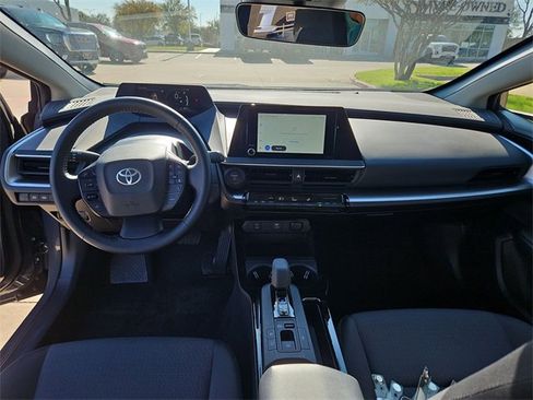 Used 2025 Toyota Prius LE image 19