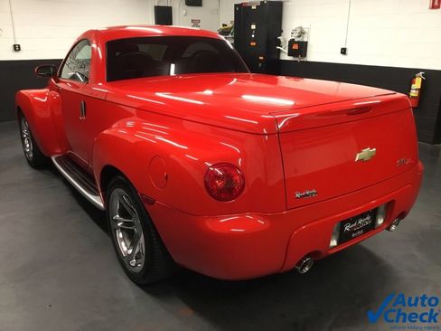 Used 2005 Chevrolet SSR w/ Preferred Equipment Group RWD image 18