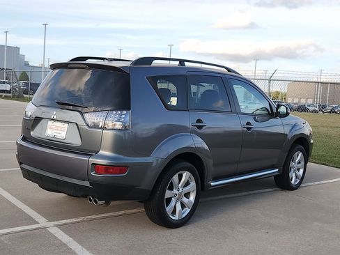Used 2010 Mitsubishi Outlander XLS image 5