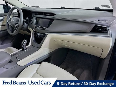 Used 2018 Cadillac XT5 Luxury w/ Driver Awareness Package AWD/4WD image 38