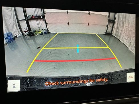 Used 2025 Toyota Camry SE image 38