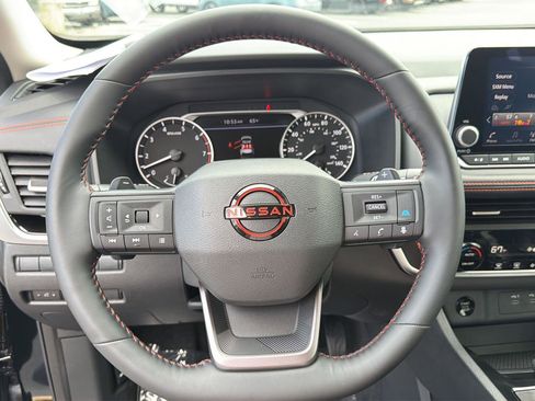 Used 2025 Nissan Rogue SV AWD/4WD image 20