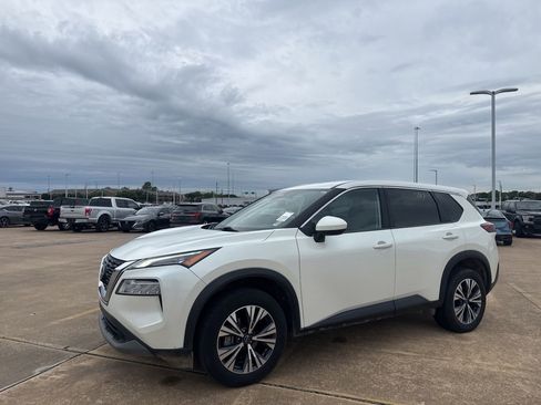 Certified 2023 Nissan Rogue SV FWD image 9