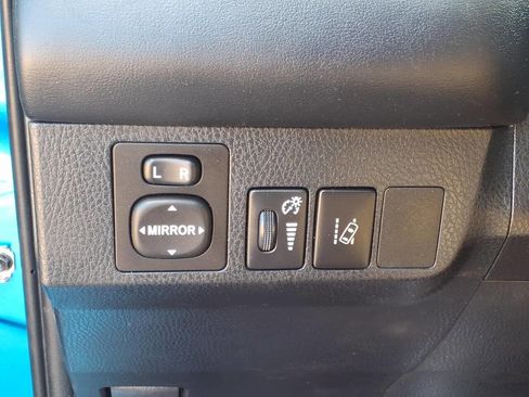 Used 2018 Toyota RAV4 SE w/ Power Extra Value Package AWD/4WD image 26