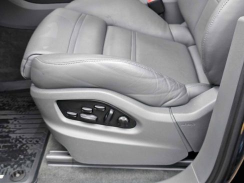 Used 2023 Porsche Cayenne GTS image 24