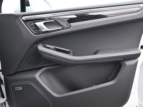 New 2026 Porsche Macan S image 35