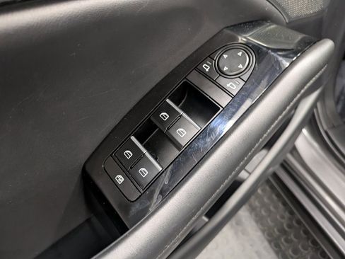 Used 2021 MAZDA MAZDA3 s image 9