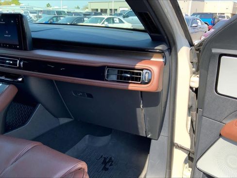 Used 2025 Lincoln Aviator Reserve w/ Equipment Group 201A AWD/4WD image 29